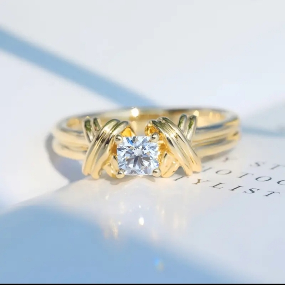 14k Gold Plated Intertwined Ring with CZ Center Stone. - Picture 2 of 8
